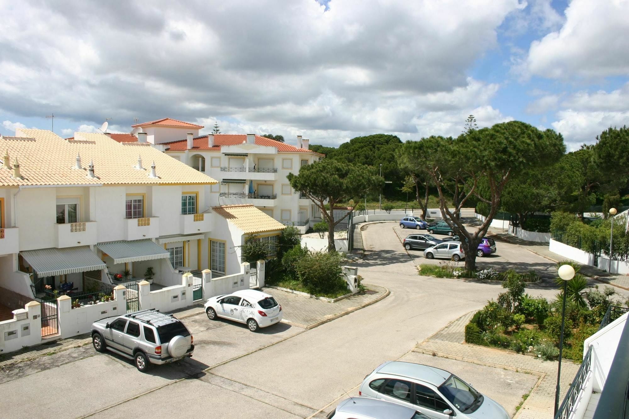 With 2 Bedrooms In Albufeira, With Wonderful View, Pool